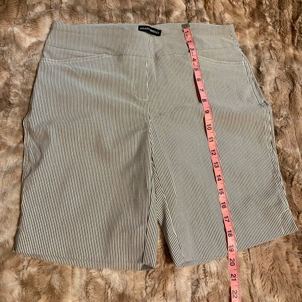 Hilary Radley Ladies' Bermuda Pull-On Short Size Medium - Picture 6 of 7